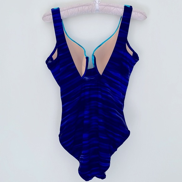 Miraclesuit Sanibel Dip and Control Swimsuit one pice Size 12 - Picture 4 of 7